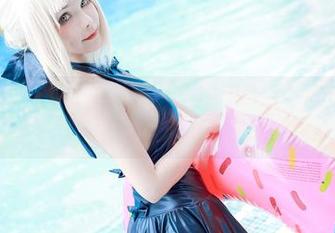 皮衣照片直接上线，Kitkat Cosplay说这是真正的无圣光写真呀。